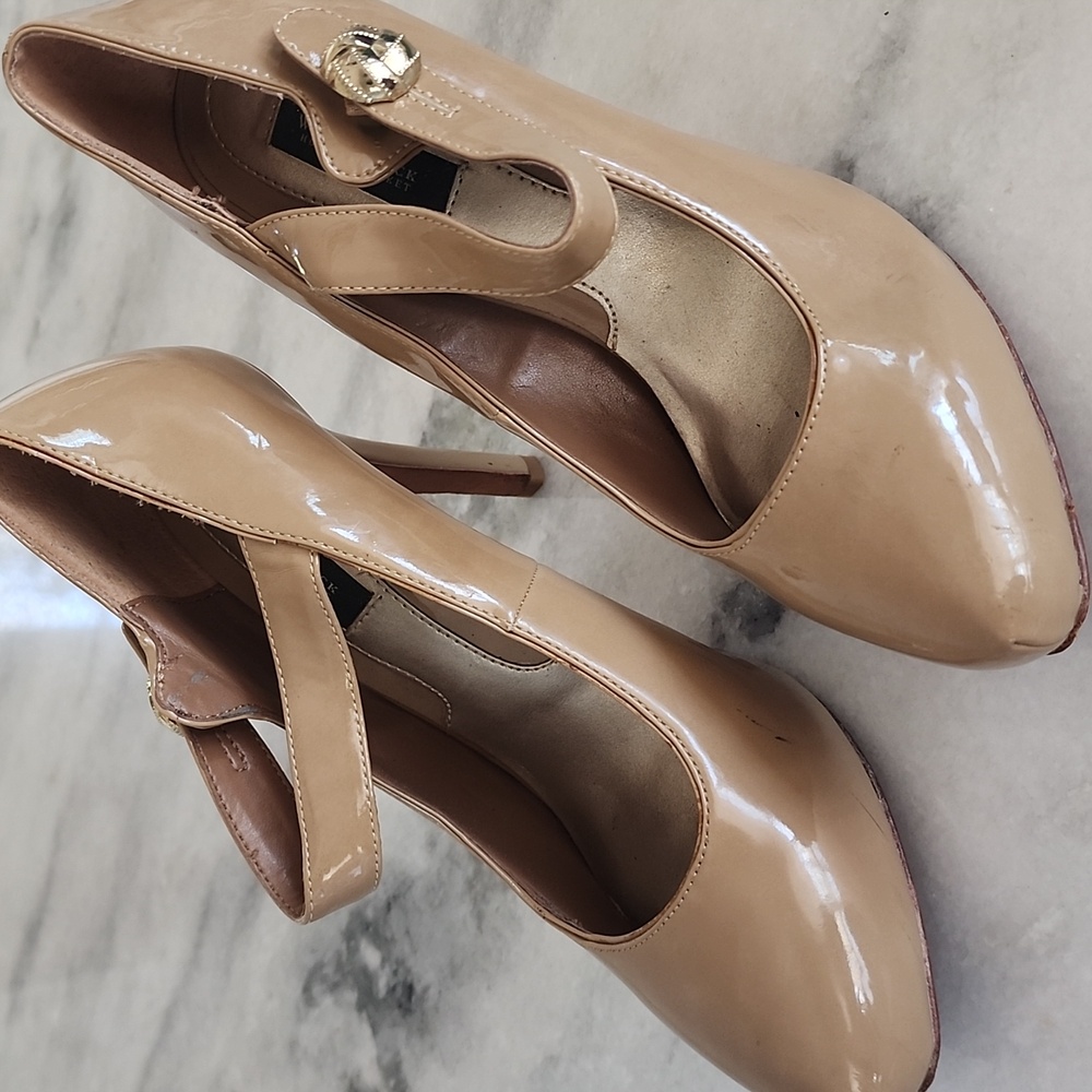 WHBM Beige heels. Lovely Look!!!